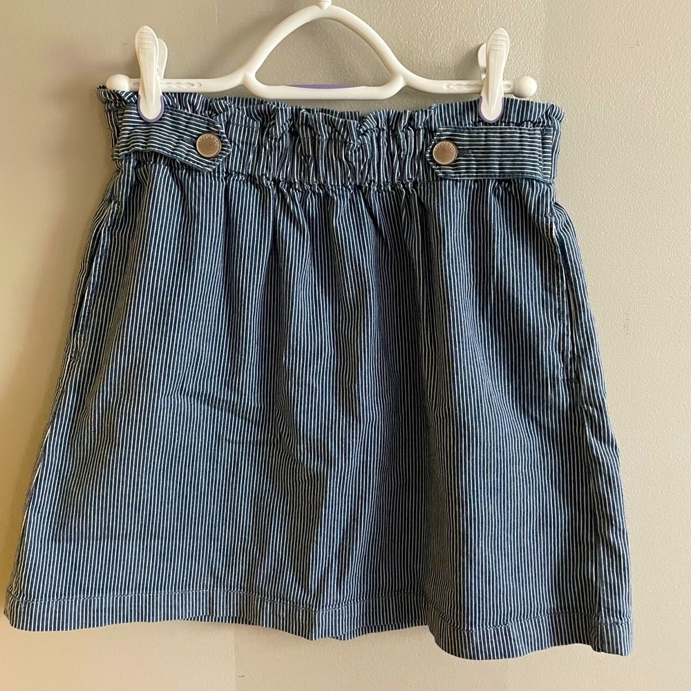 Copper key denim striped skirt.